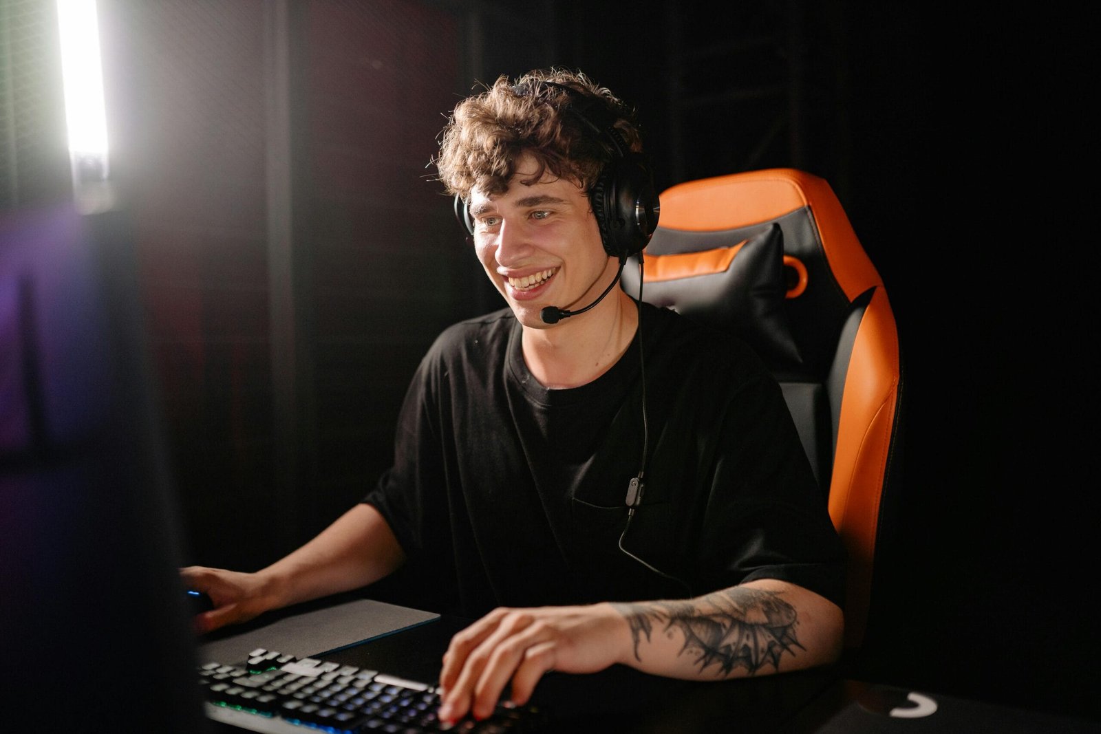 Online gaming earn money