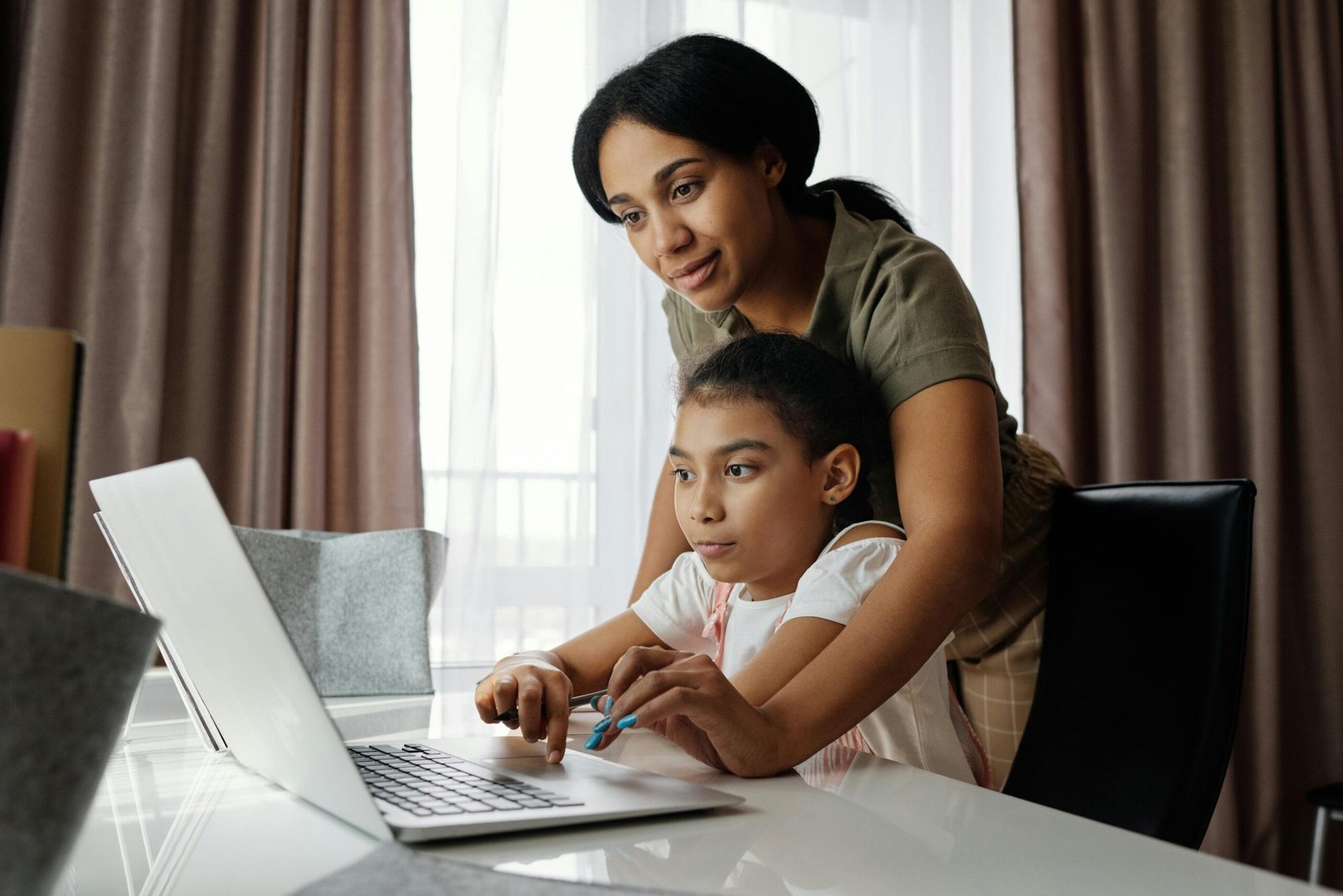 Online Earning Websites for Students Without Investment