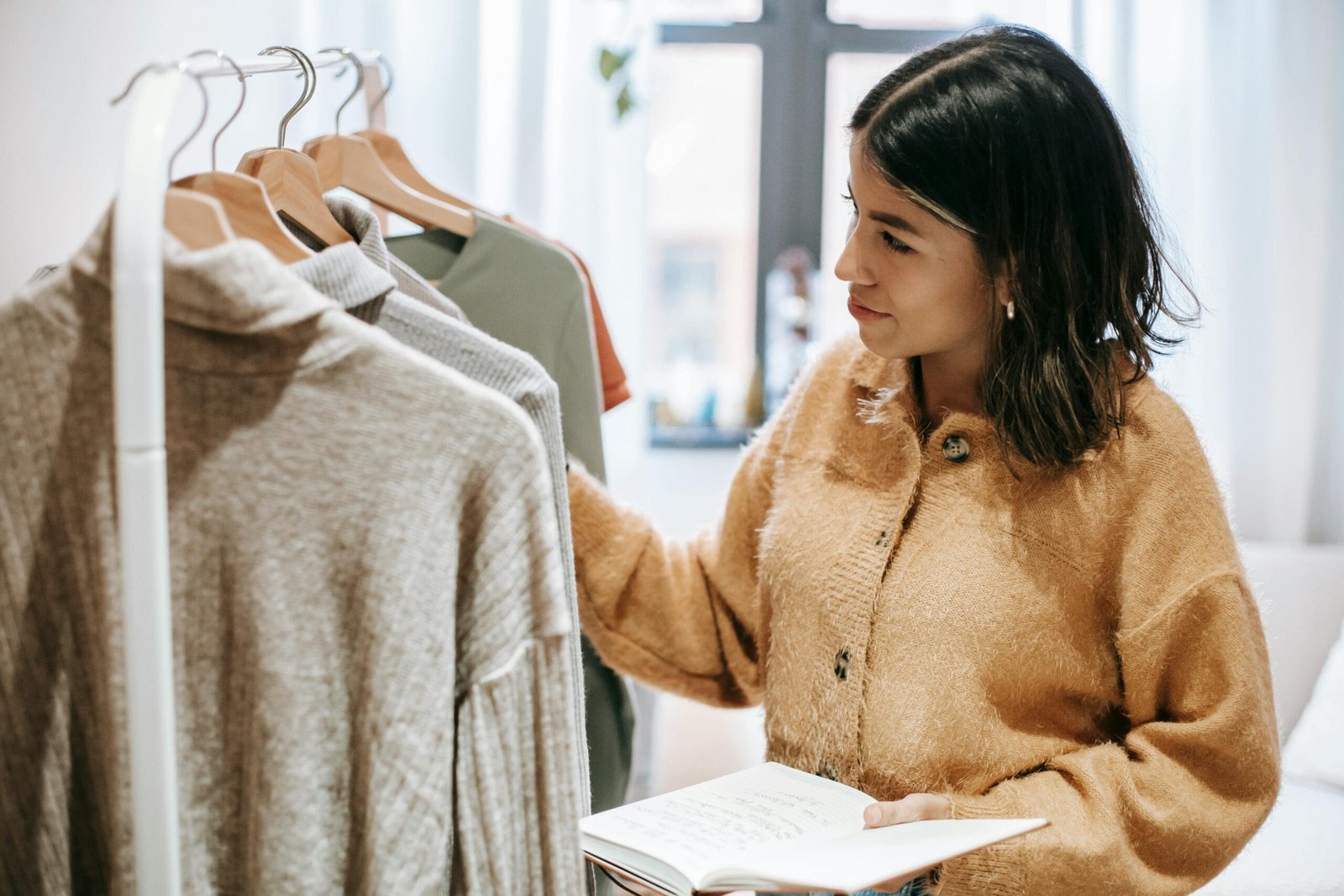 AI-Curated Vintage Fashion Business